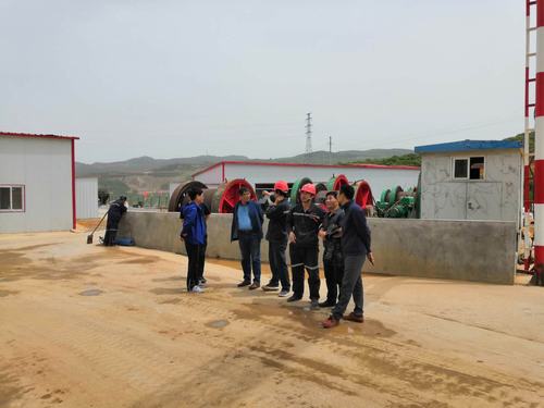 陜煤建設(shè)礦建二公司與中煤公司開展安全生產(chǎn)標準化施工交流學習