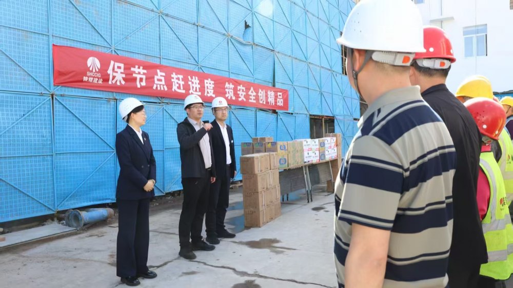 胡家河礦業(yè)公司副總經(jīng)理郝寶利一行深入渭南分公司基層項目慰問一線職工